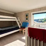 10 Person In Stathelle-by Traum
